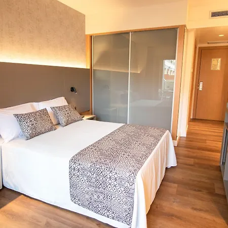 Hotel Golden Bahia De Tossa & 4* Sup. Tossa de Mar