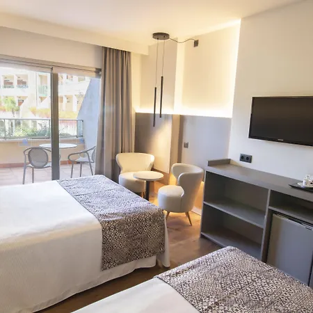 Golden Bahia De Tossa & 4* Sup. Hotel Tossa de Mar