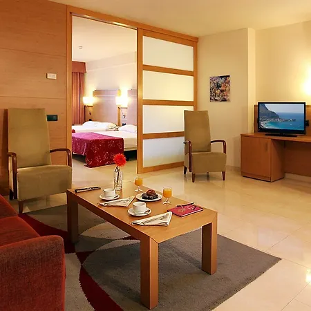 Golden Bahia De Tossa & 4* Sup. Hotel Tossa de Mar