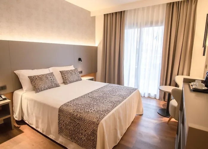 Golden Bahia De Tossa & 4* Sup. 4* Tossa de Mar